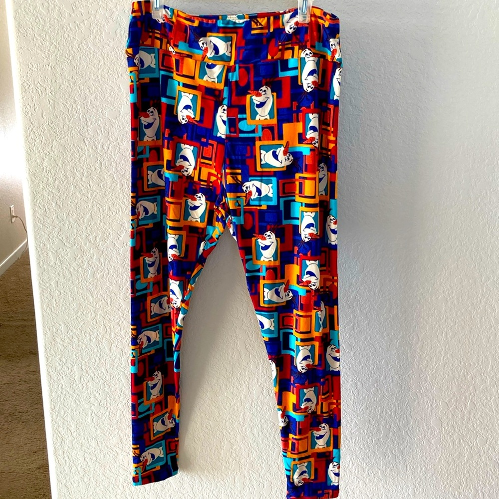 LulaRoe Olaf Disney Frozen Tall and Curvy 2